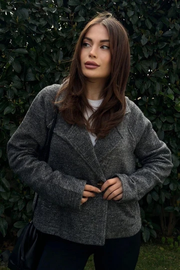 Kadın Siyah Kruvaze Yaka, Çift Düğme, Rahat Kalıp, Fitilli Kaşe Kumaş Ceket