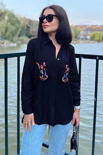 Kadın Siyah Uzun Kol, Çift Cepli, Nakış Detaylı, Yanları Düğmeli, Oval Kesim, Gömlek