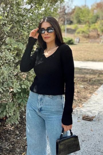 Kadın Siyah V Yaka, Uzun Kol, Vucüda Oturan Kalıp, Esnek Kumaş, Düz Desen, Triko Bluz