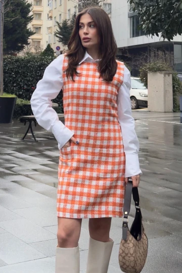 Kadın Turuncu Çift Cepli, Kare Yaka, Kalın Askılı, Sıfır Kol, Midi Boy, Tüvit Elbise(Gömleksiz)