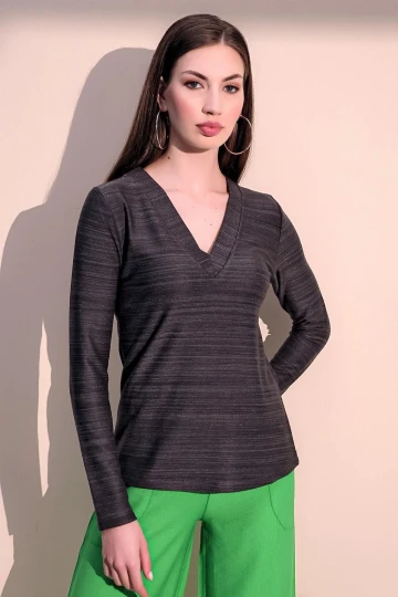 Kadın Antrasit Kendinden Dokulu V Yaka Basic Bluz (DÜZ KESİM, UZUN KOL, STANDART BOY)