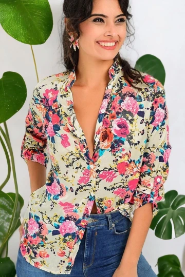 Kadın Ekru Klasik Yaka Uzun Kol Çiçek Desenli Regular Kesim Gömlek