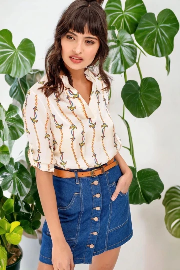 Kadın Ekru Klasik Yaka Zincir Desenli V Yaka Saten Bluz - Truvakar Kol, regular kesim, standart boy