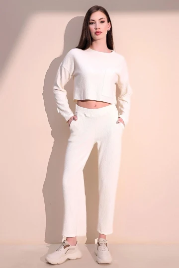 Kadın Ekru Modern Tarz Yumuşak Dokulu Beli Lastikli Cepli Pantolon