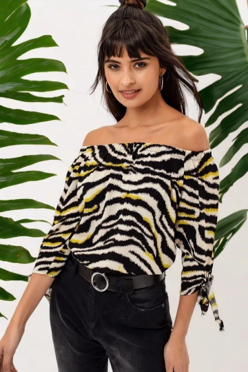 Kadın Ekru Straplez Yaka Truvakar Kol yaprak desenli, kolu büzgülü Regular Kesim Standart Boy Bluz