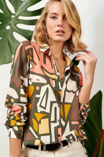 Kadın Haki Klasik Yaka Geometrik Desenli Uzun Kol Gömlek (REGULAR KESİM, STANDART BOY)