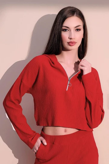 Kadın Kırmızı Uzun Kol Fermuarlı Kapüşonlu Kendinden Desenli Crop Sweatshirt Bluz