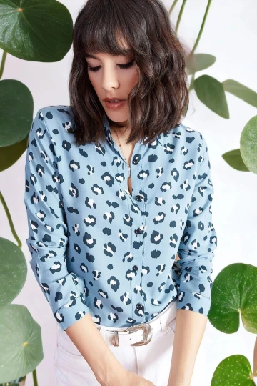 Kadın Mavi İki Renkli Desenli Uzun Kol Regular Kesim Standart Boy Gömlek