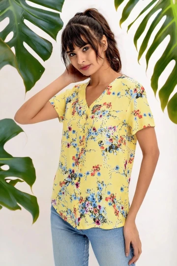 Kadın Sarı Çiçek Desenli, Kısa Kol Gömlek (DÜZ KESİM, STANDART BOY)