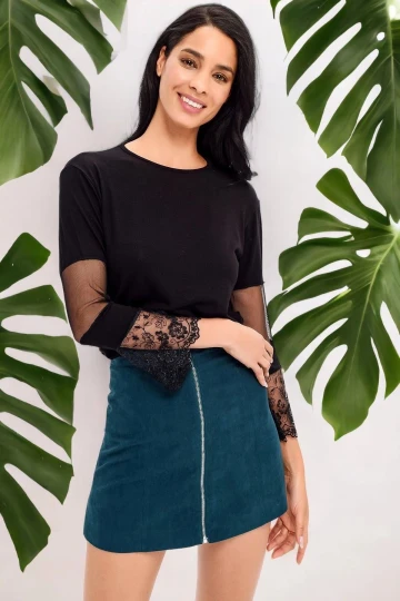 Kadın Siyah Yuvarlak Yaka, Viskon Kolları, Tül Dantel Detaylı, Uzun Kollu Bluz