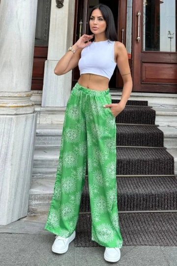 Kadın Yeşil Etnik Desenli, Beli Lastikli, Bol Paça, Salaş Saten Pantolon - Tesettüre Uygun