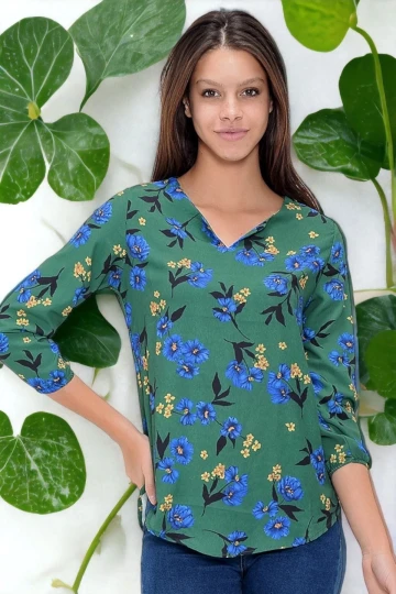 Kadın Yeşil Yakası Yırtmaçlı Krep Bluz Truvakar Kol Çicekli ve Giy Çık - Tesettüre Uygun